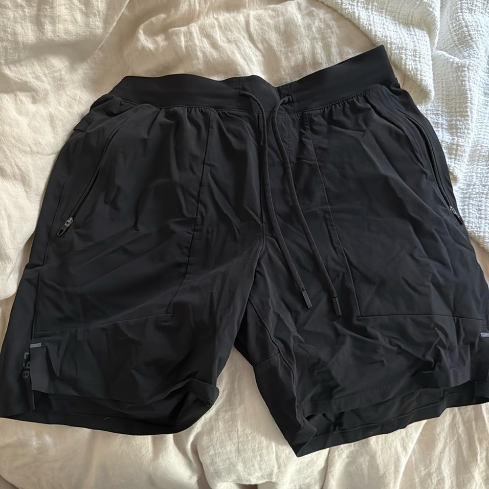 Lululemon “License to Train” Men’s Workout Shorts Size L